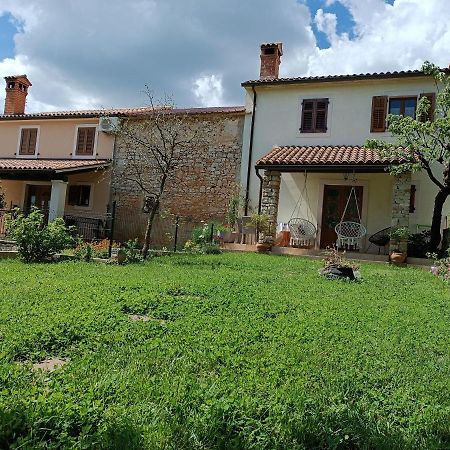 Apartment Parenzana, Little Row House With Big Green Yard In Central Istria Rakotule Εξωτερικό φωτογραφία